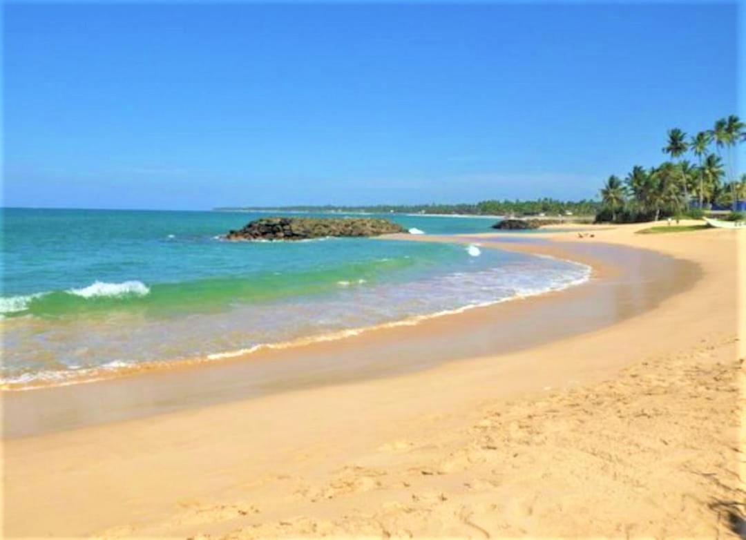 Sea Shell Villa Hikkaduwa 2 Separate Cabanas Ocean Front Villa Экстерьер фото