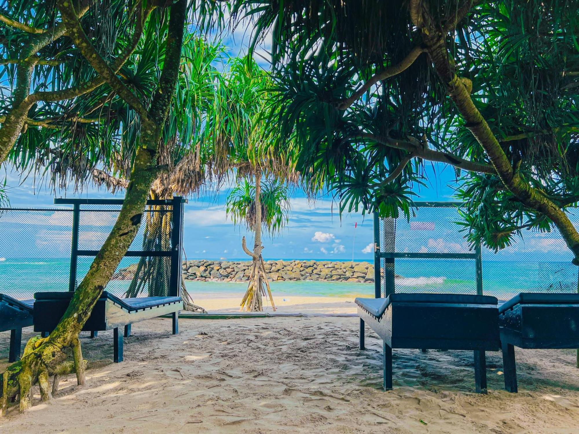 Sea Shell Villa Hikkaduwa 2 Separate Cabanas Ocean Front Villa Экстерьер фото